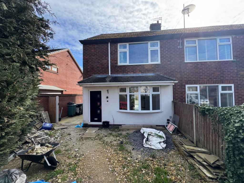 2 Bedroom Semi-Detached House, 5 Redland Court, Bamfurlong, Wigan, WN2 5LD